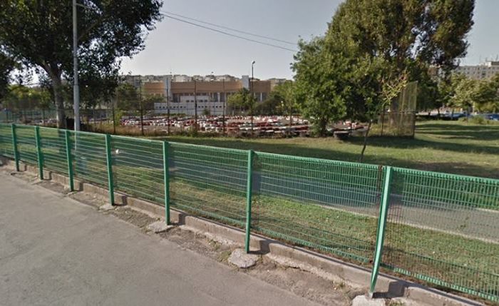 De ce nu poate fi amenajată parcarea supraetajată pe terenul părăsit de lângă Sala Sportului?