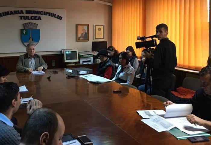 Primarul Hogea a promis că va pune la dispoziția USR Tulcea un teren pentru plantarea celor 100 de stejari